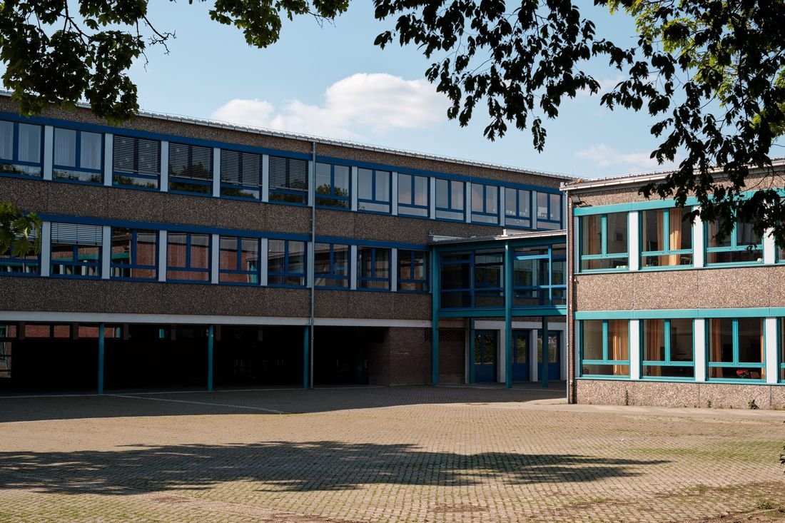Institutional building